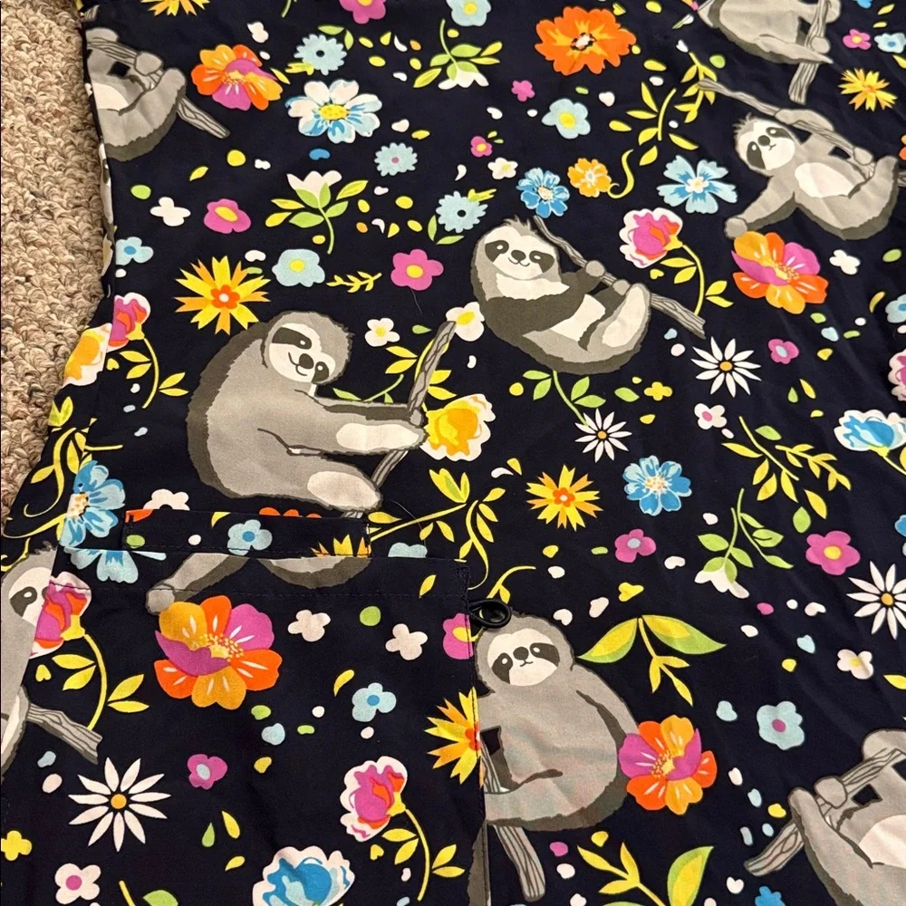 Vibrant Floral stretch Scrub Top - Picture 3 of 5